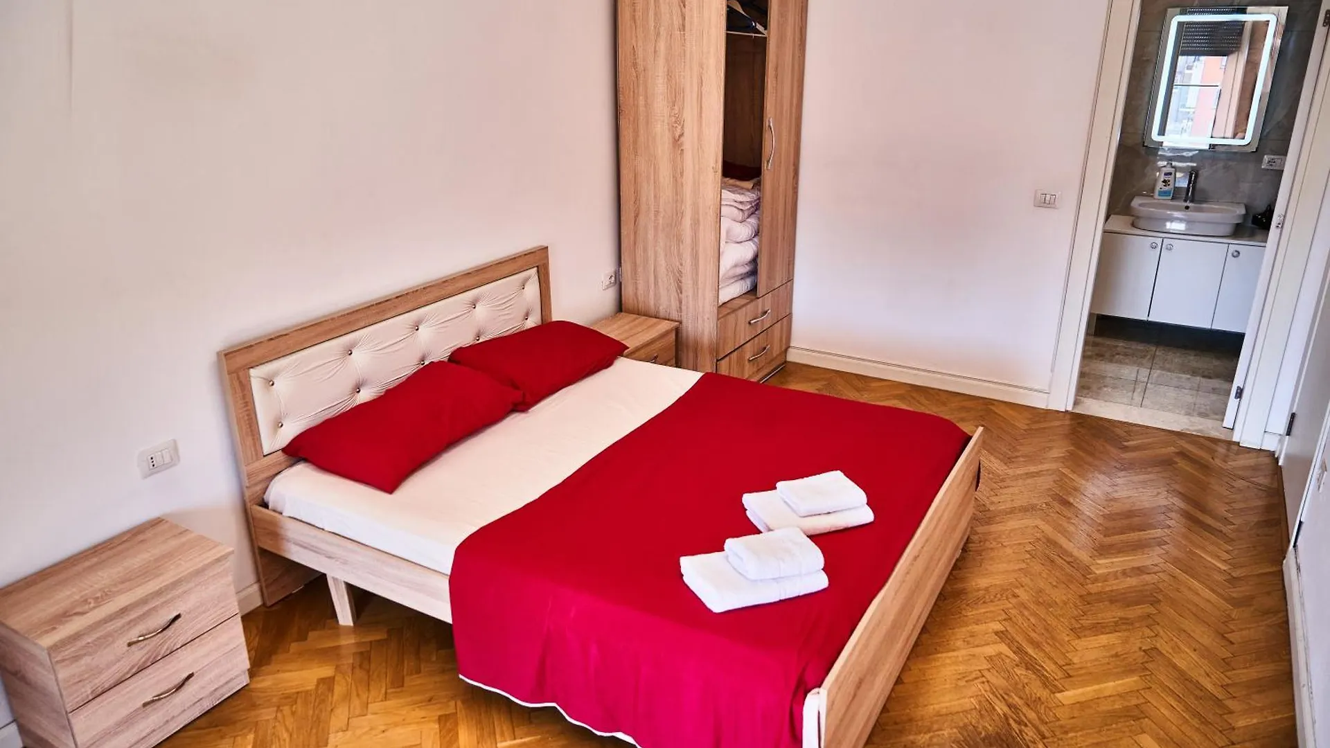 Kalpazo Home Tirana 21 0*,