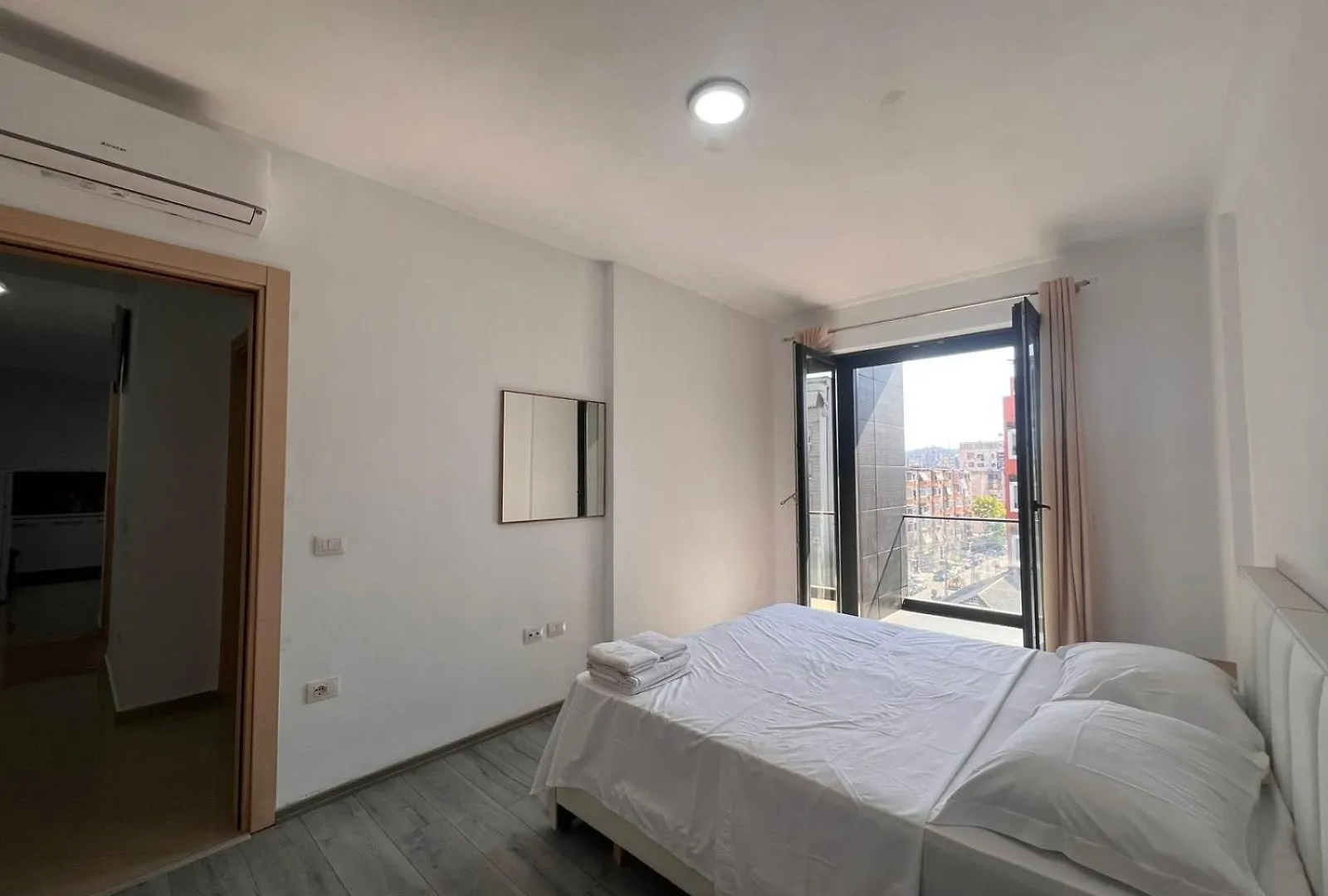 Kalpazo Home Tirana 21 Albanien