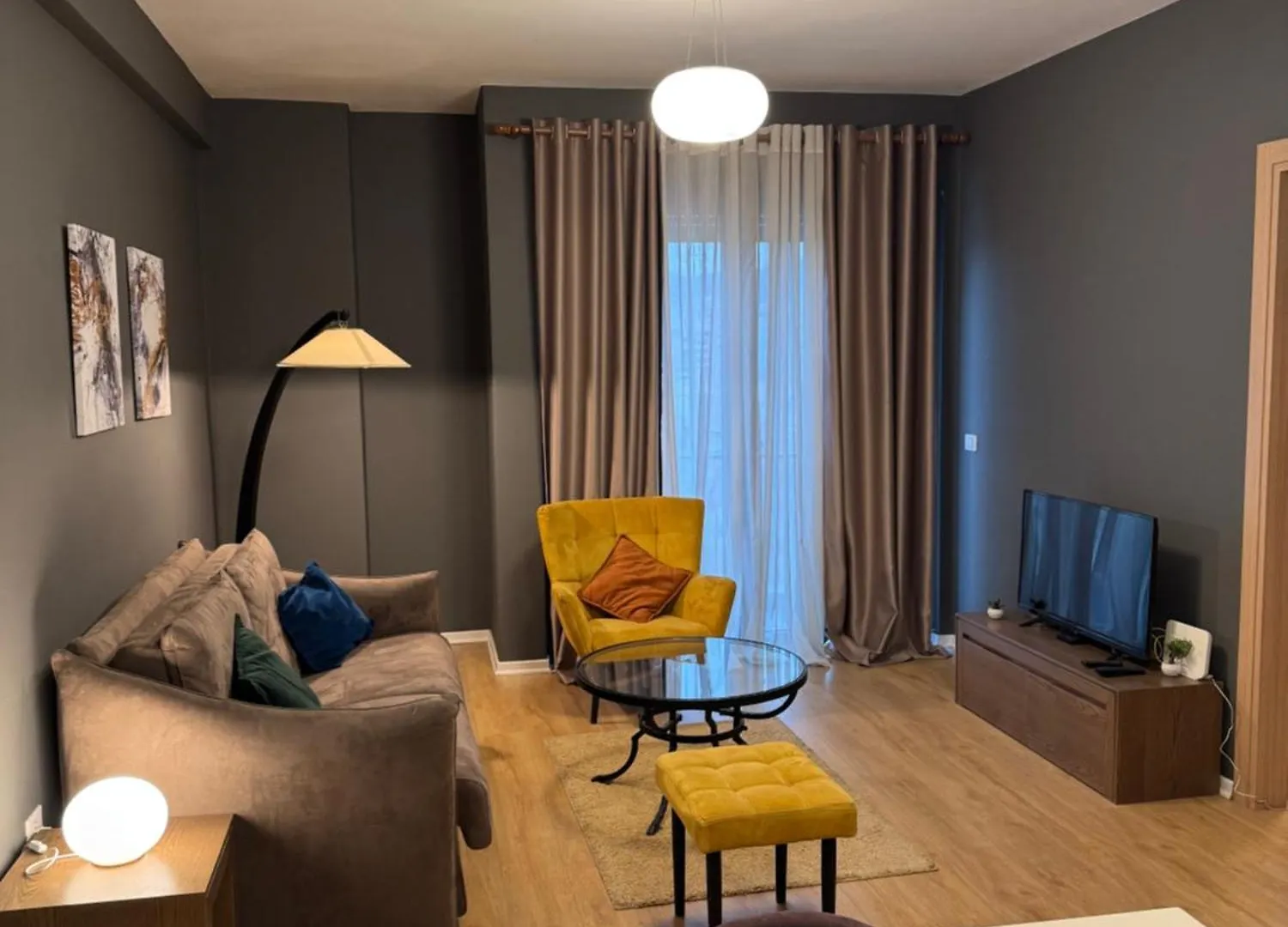 Kalpazo Home Tirana 21 0*,