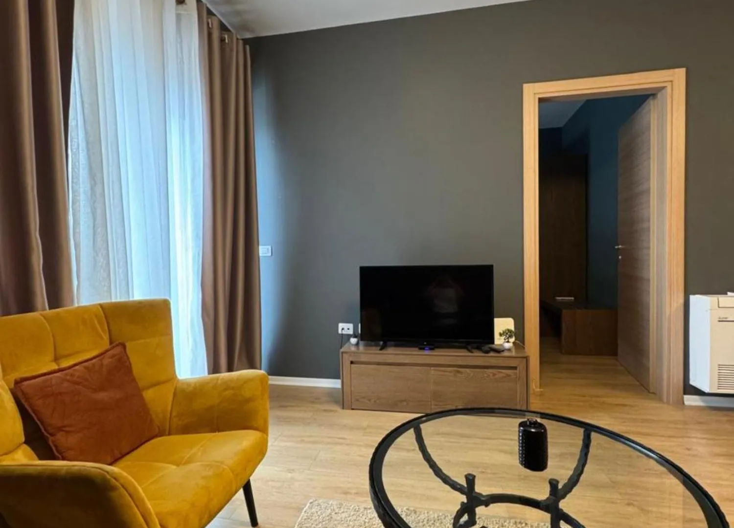 Kalpazo Home Tirana 21 0*,