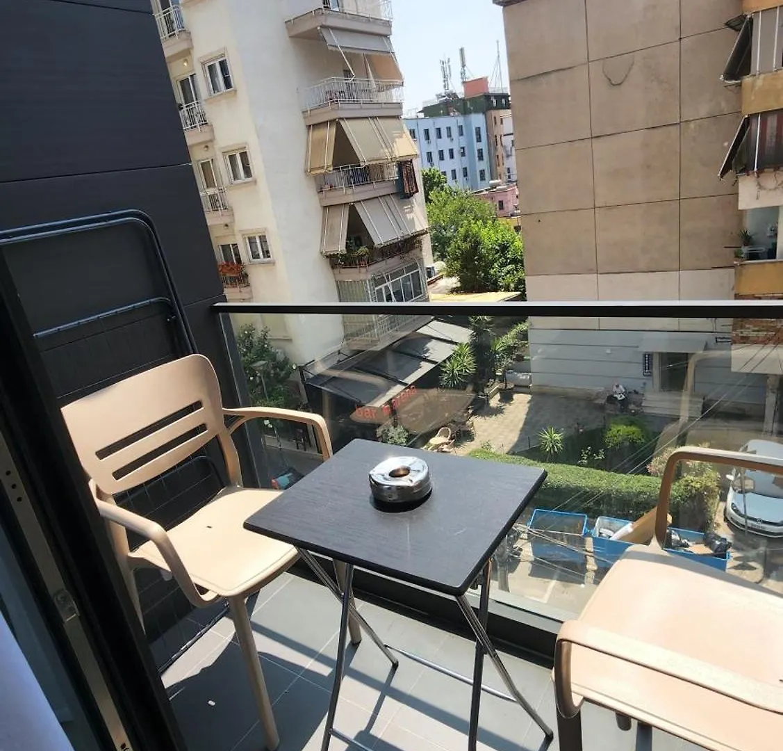 Kalpazo Home Tirana 21 0*,  Albania