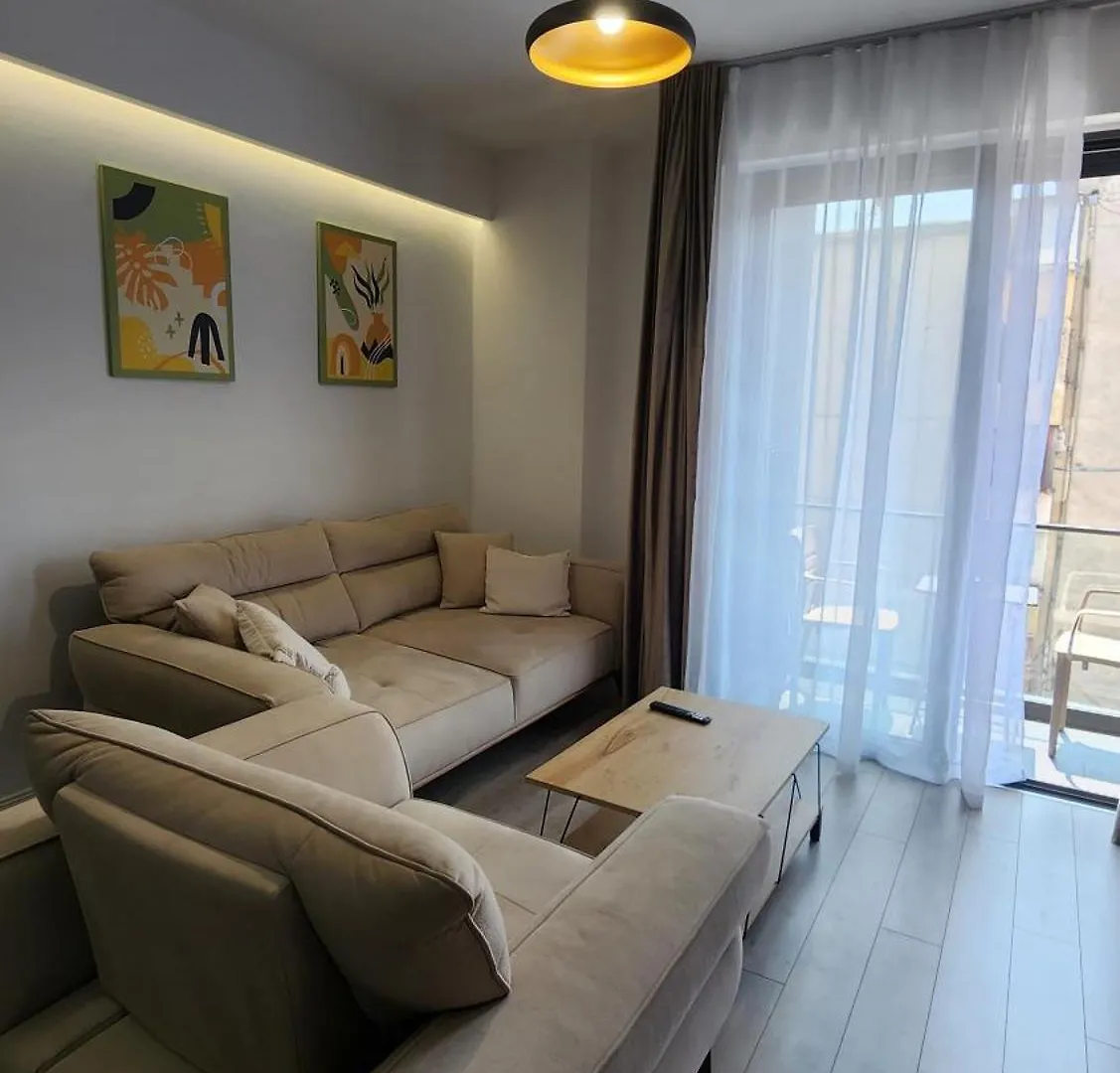 Kalpazo Home Tirana 21 0*,  Albania